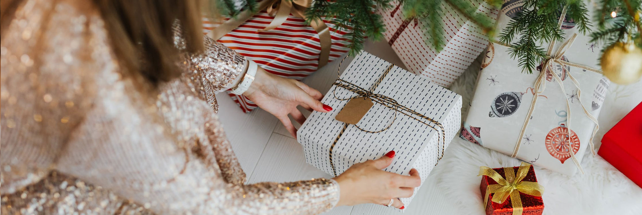Cadeaux de Noël 2023 : voici 45 idées de cadeaux mode pour femme à