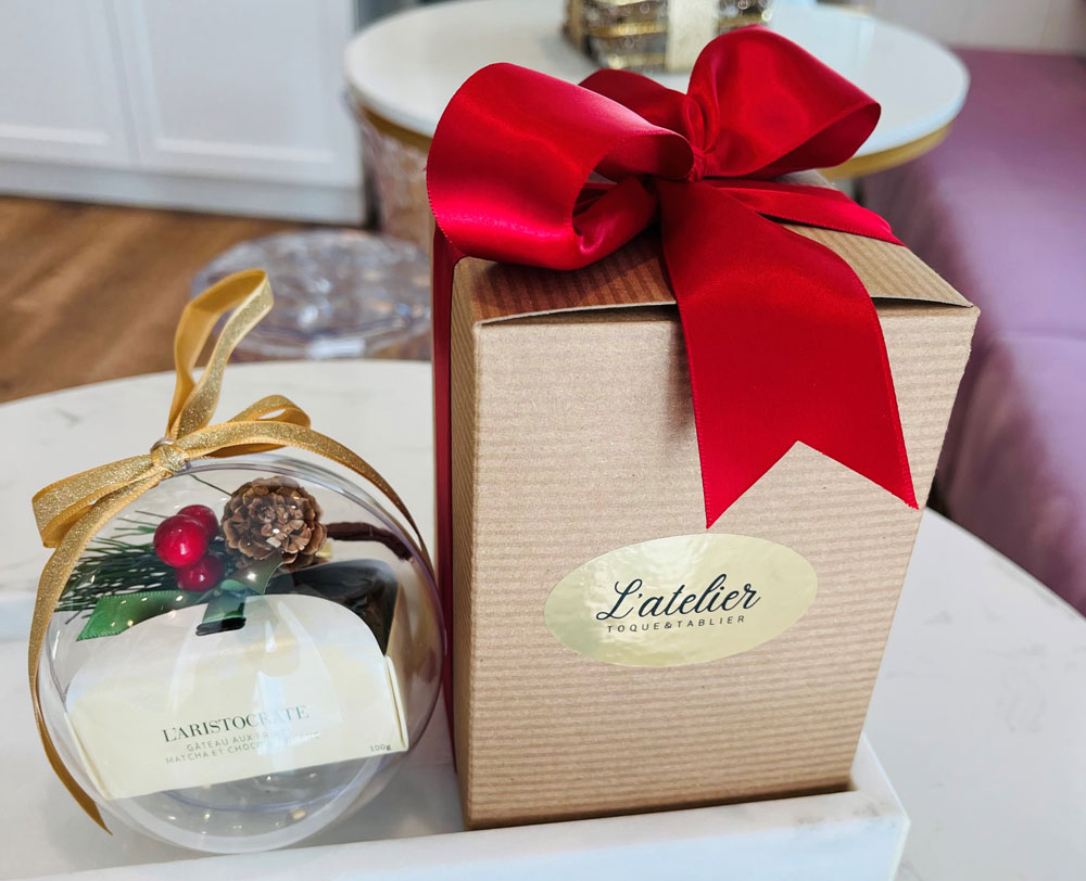 Boule de sapin de Noël avec gâteau aux fruits du Québec